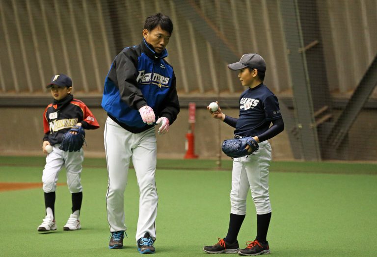 プロ野球のお仕事見学体験＆用具お手入れ教室｜ベースボール北海道 ストライク